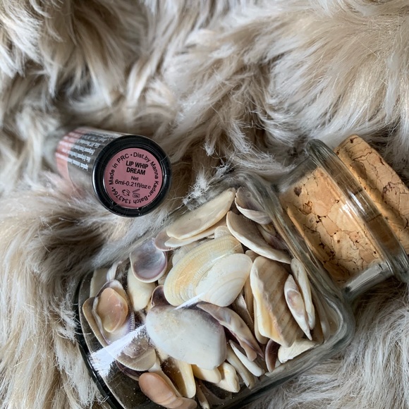 Choose a FREE Lipstick with Purchase! - Picture 9 of 14